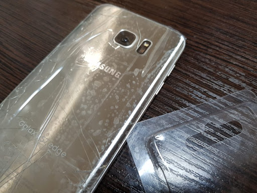 Разбита задняя крышка